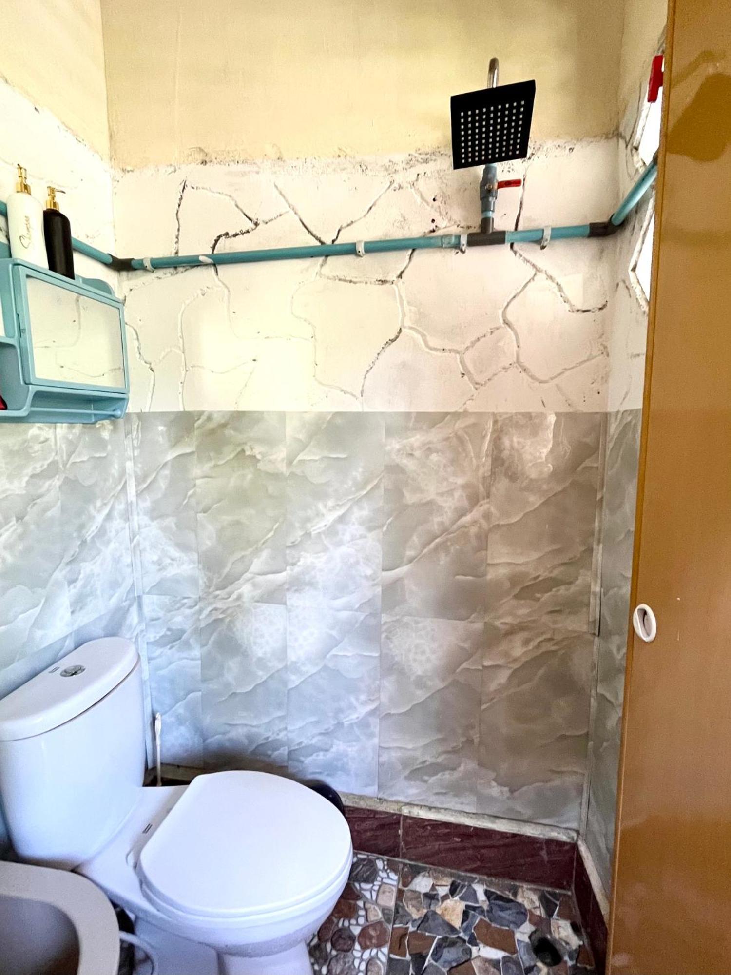 فندق Charlys Little House بوكيت لاوانج المظهر الخارجي الصورة